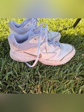 Nike White Women's Low-Top Athletic Sneakers